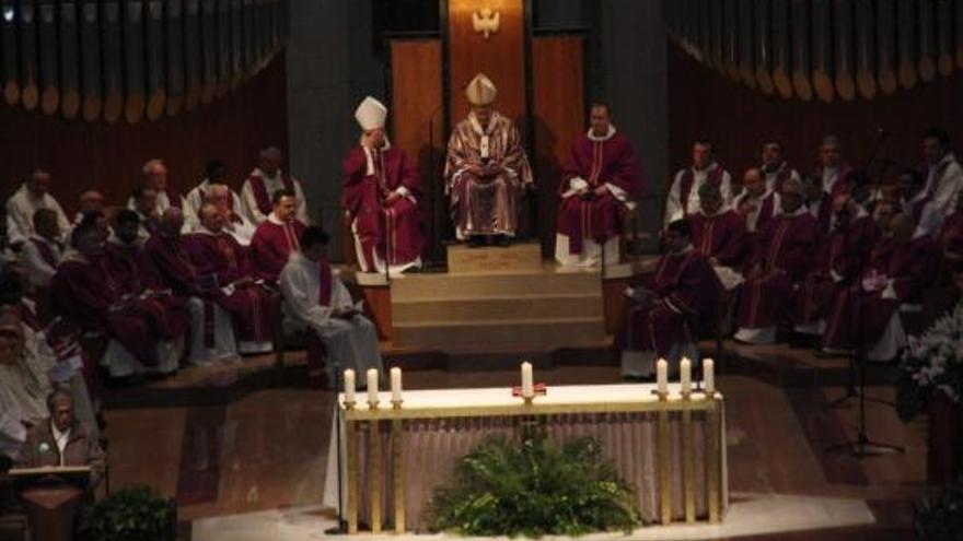 L&#039;arquebisbe de Barcelona, Lluís Marínez Sistach, ha oficiat una missa a la Sagrada Família per celebrar l&#039;elecció del nou Papa