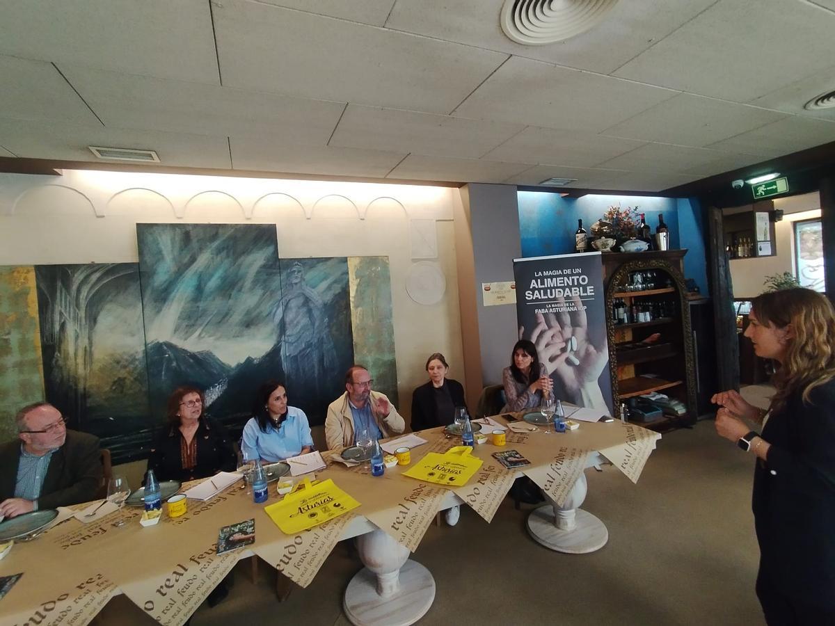 La cata a ciegas para elegir la mejor Faba Asturiana IGP en Grado, en imágenes