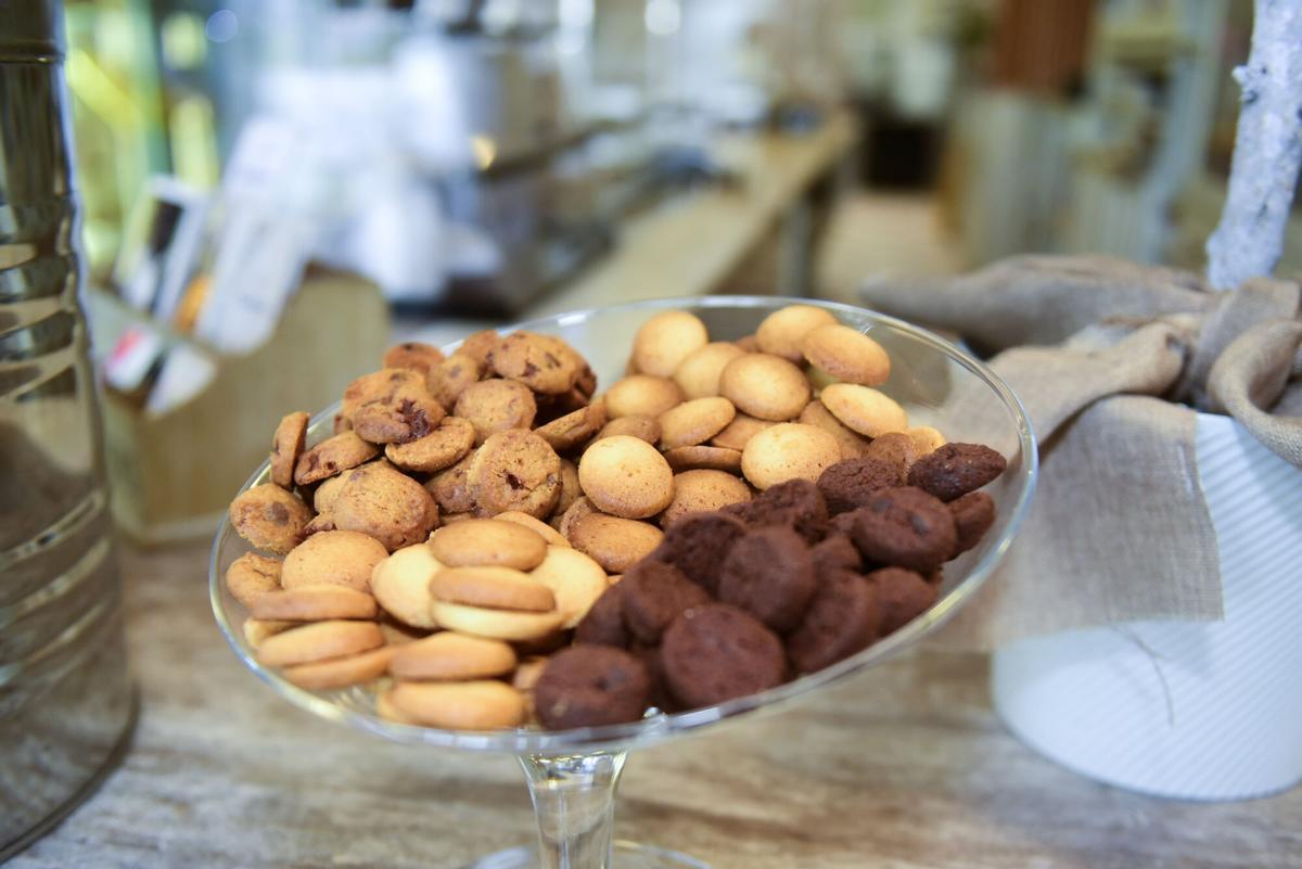 De izquierda a derecha, las Gallegas de caramelo, nata y chocolate.