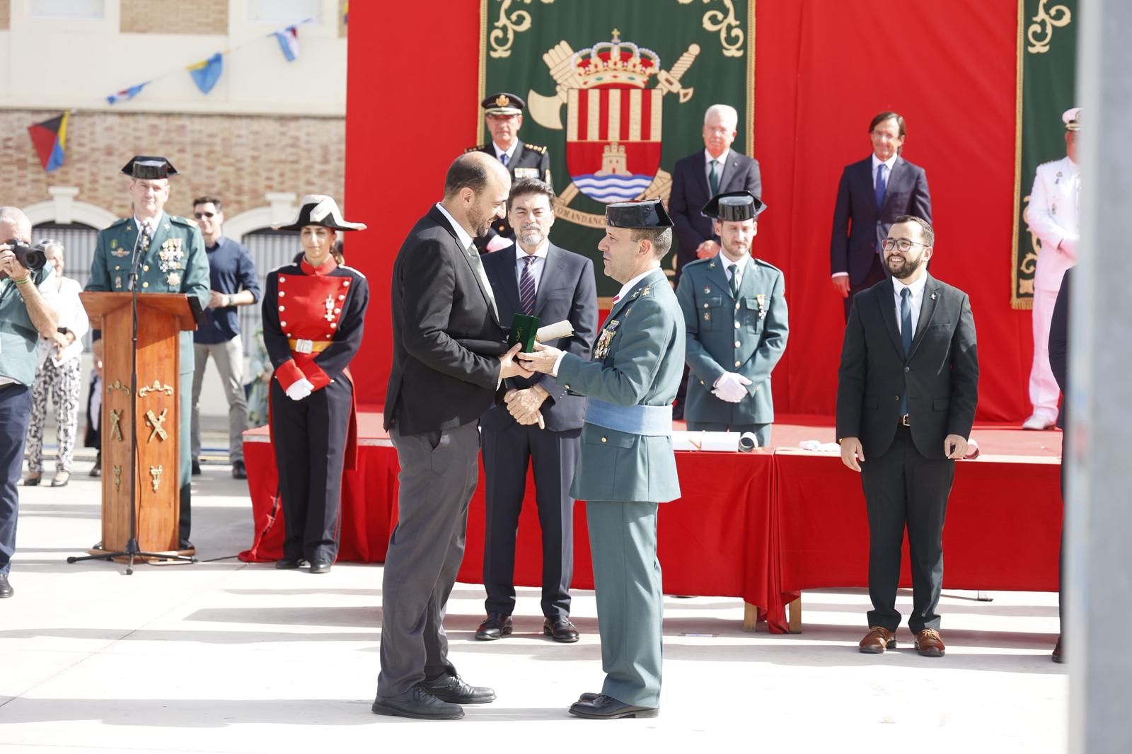 La Guardia Civil de Alicante celebra el día de la Virgen del Pilar en el Puerto de Alicante
