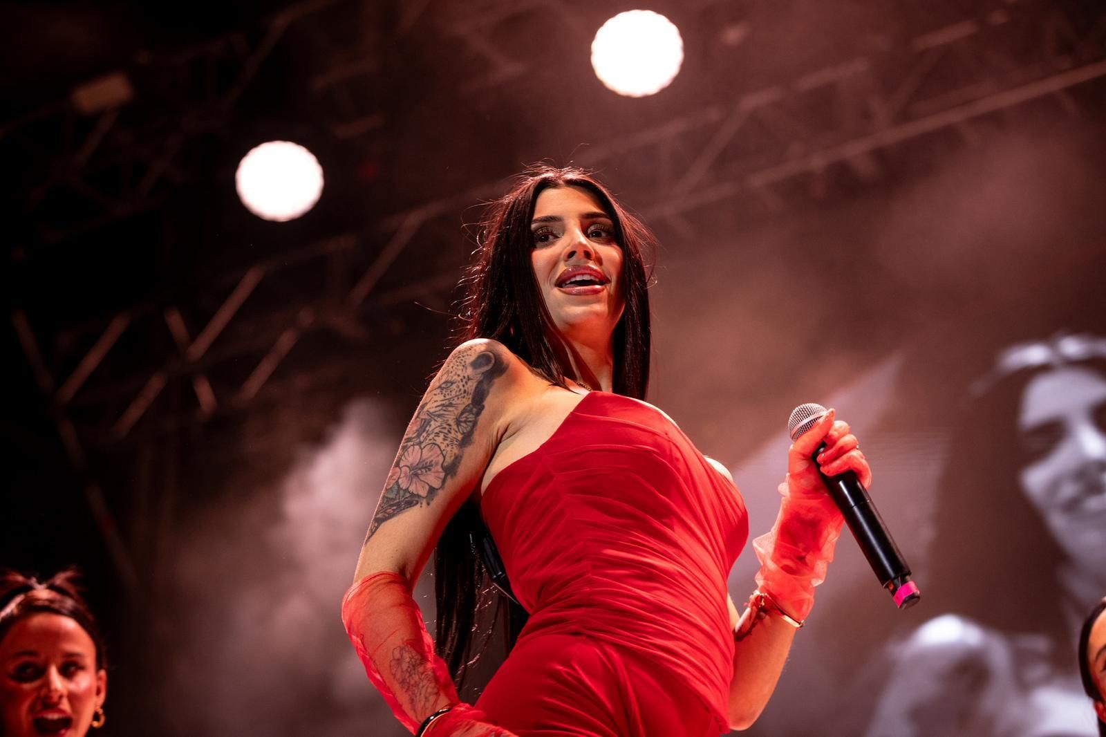 EN IMÁGENES | Naiara no falla a su cita con los Pilares en el concierto de los 40