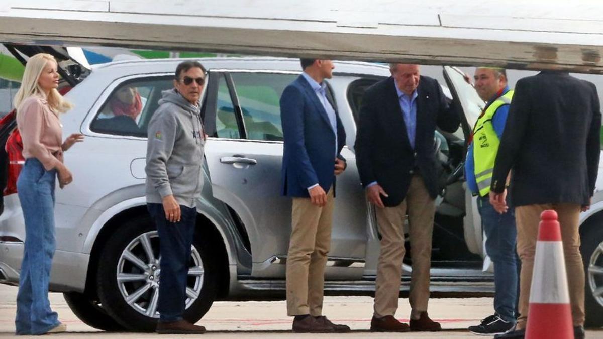 Don Juan Carlos regresa a suelo español por Vigo tras acatar las condiciones de Felipe VI