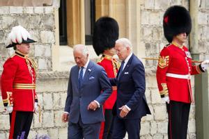 El presidente de los Estados Unidos, Joe Biden, es recibido por el rey Carlos III de Gran Bretaña