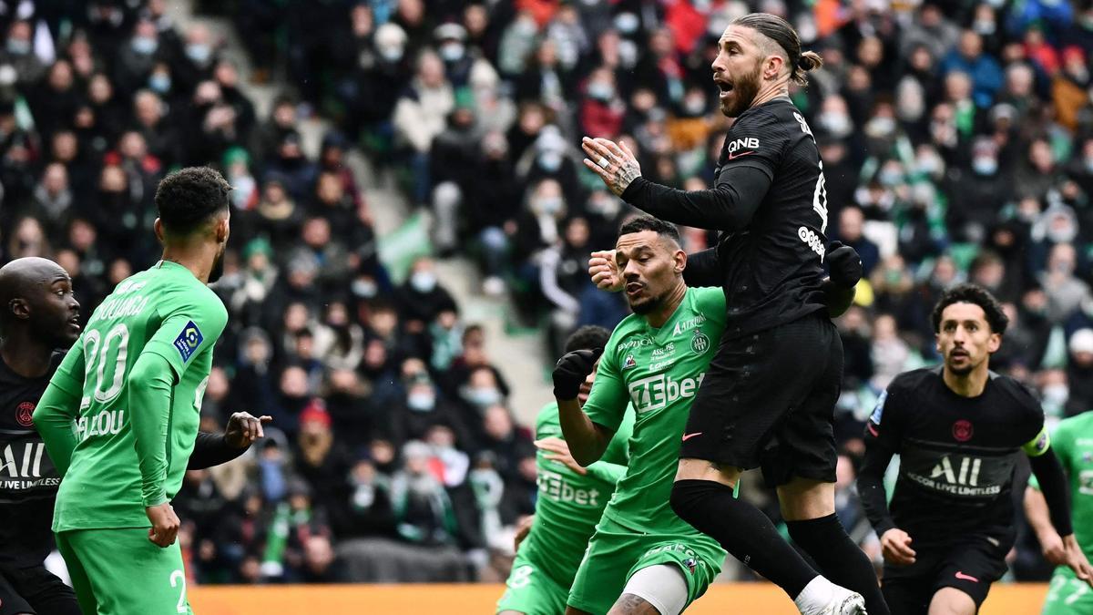 Sergio Ramos en su debut con el PSG.