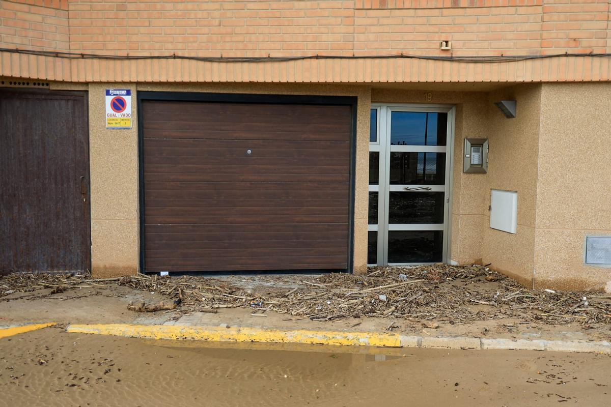 Restos del temporal en la zona de Motilla, en una imagen de esta mañana.