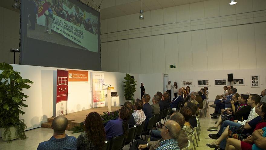 La Universidad de Alicante reivindica el talento de su alumnado en las jornadas «40 años alumni UA»