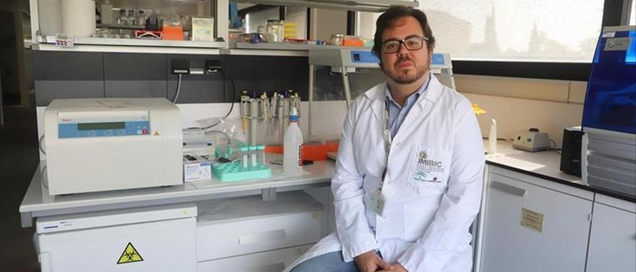 El investigador del Imibic y del hospital Reina Sofía Antonio Rivero Juárez, especialista en virus de la hepatitis.