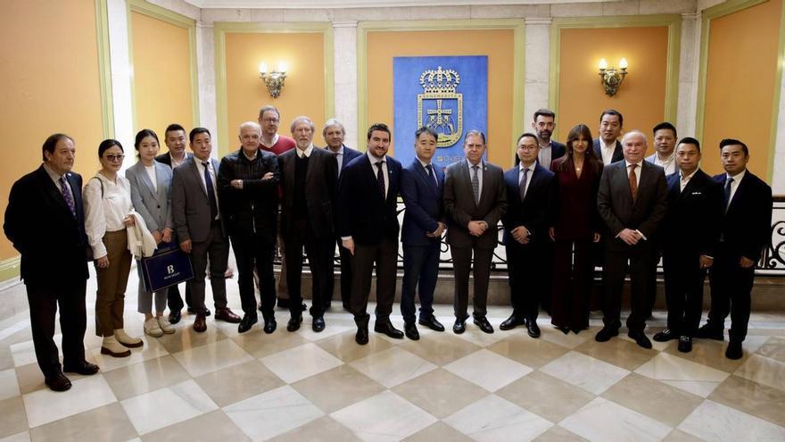 Oviedo ofrece El Asturcón y la fábrica de La Vega a inversores chinos: "La capital asturiana tiene muchas oportunidades"