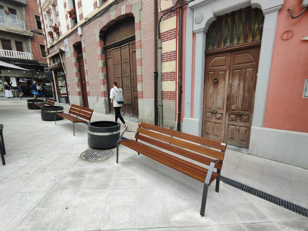 Grado estrena plaza, la primera del plan de peatonalización del centro Grado estrena plaza, la primera del plan de peatonalización del centro