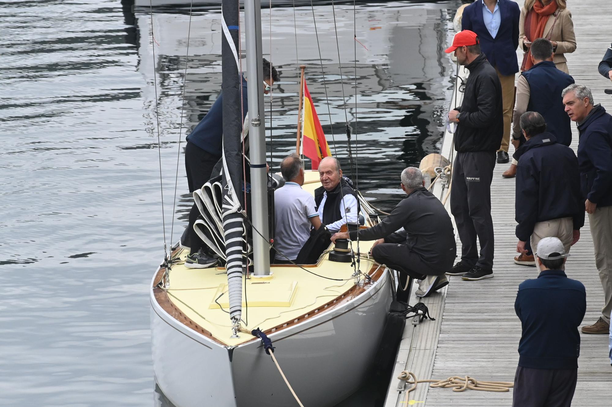 El rey emérito, Juan Carlos I, ya navega por aguas de Sanxenxo