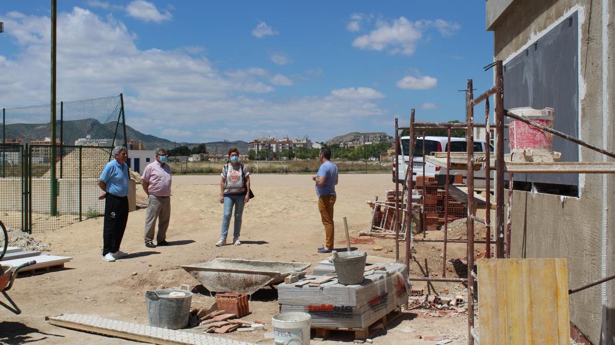 Finalizan las obras de un quiosco permanente en el Polideportivo La Hoya de Jumilla