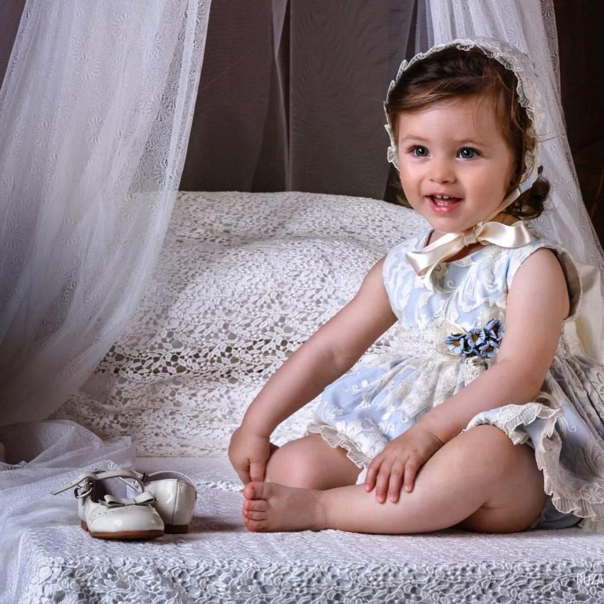 Nayra en una sesión de fotos cuando era pequeña.