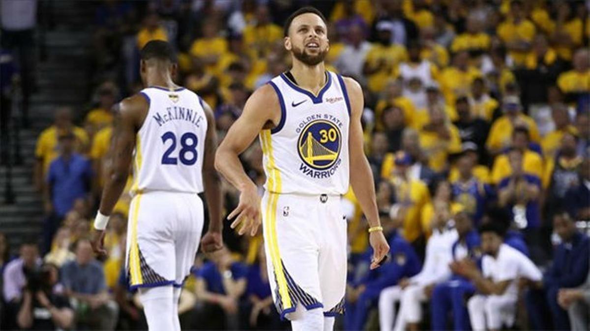 Curry: "Estamos echando de menos 50 puntos entre Durant y Thompson"