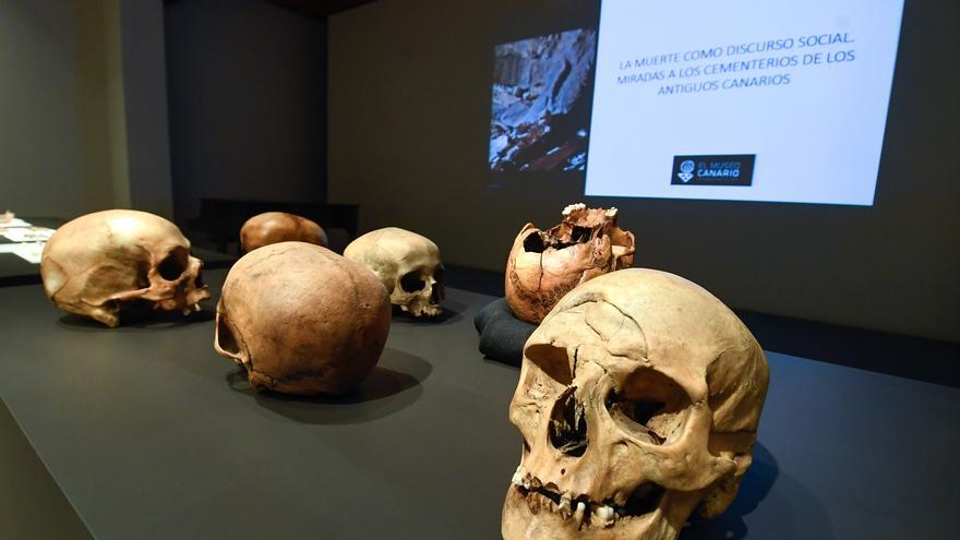 Exposición sobre los rituales aborígenes respecto a la muerte