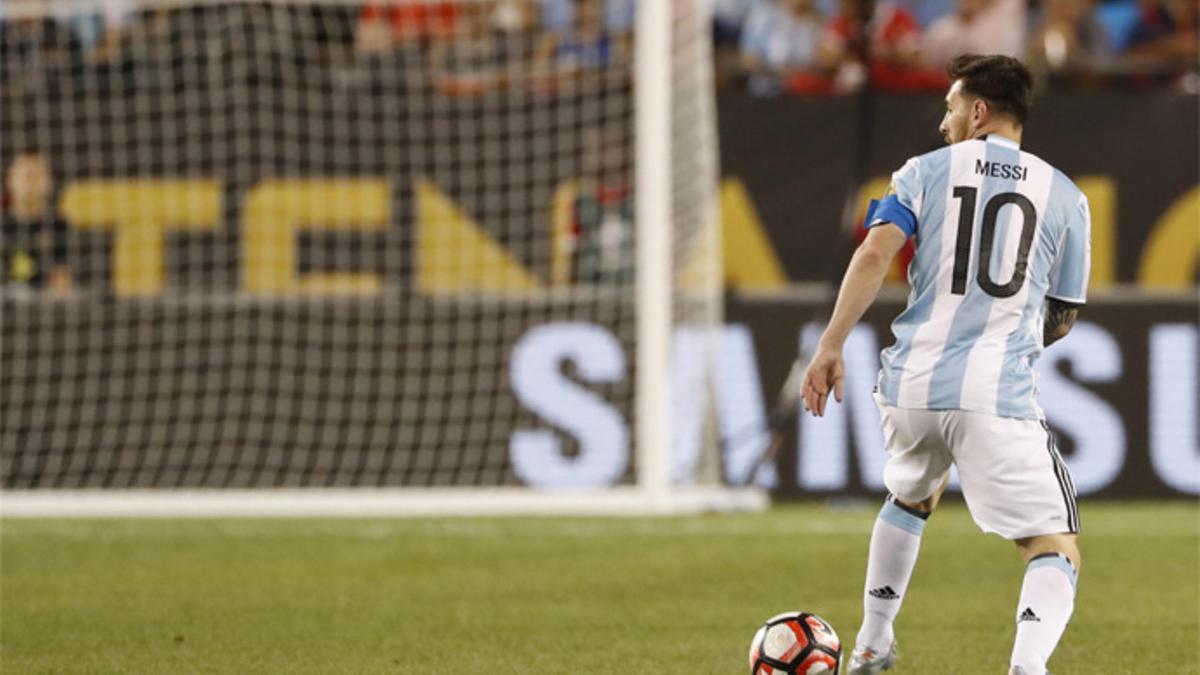 Leo Messi en acción durante el partido entre Argentina y Panamá en la Copa América 2016
