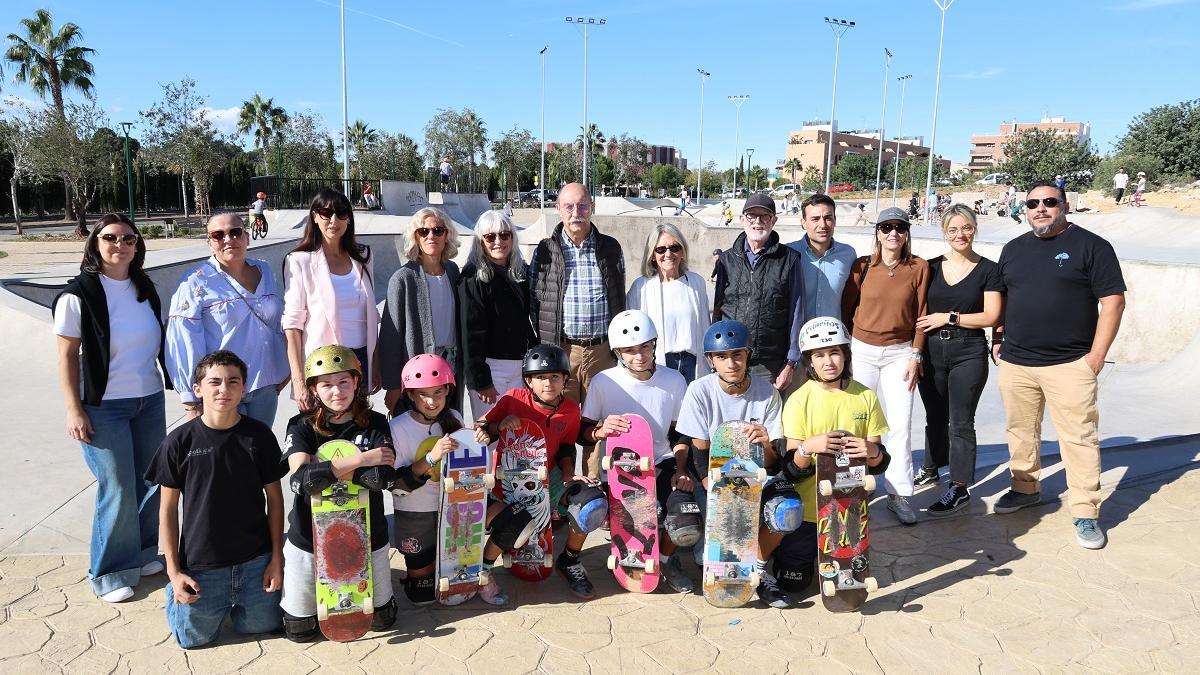 Inauguración del Parc de les Alfàbegues en Bétera, con la alcaldesa Elia Verdevío.