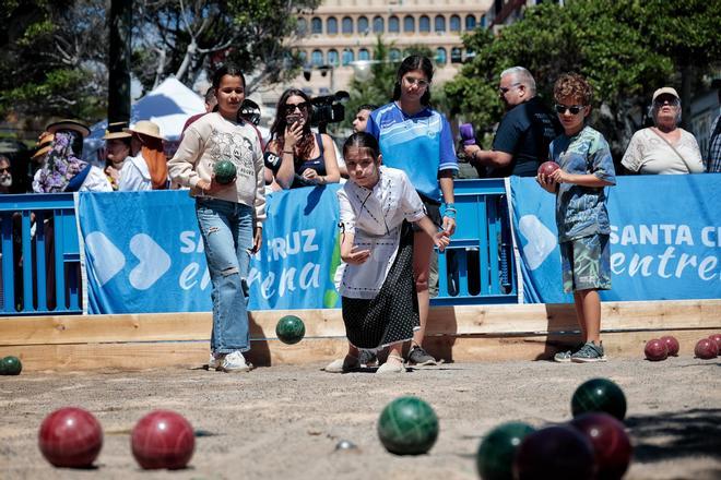 Santa Cruz vive el Día de Canarias por todo lo alto