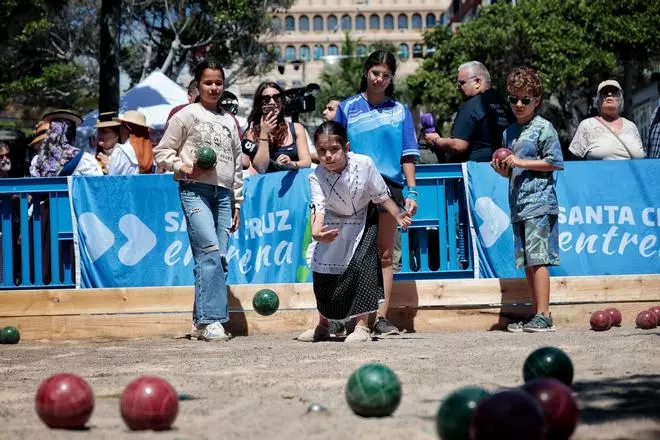 Santa Cruz vive el Día de Canarias por todo lo alto