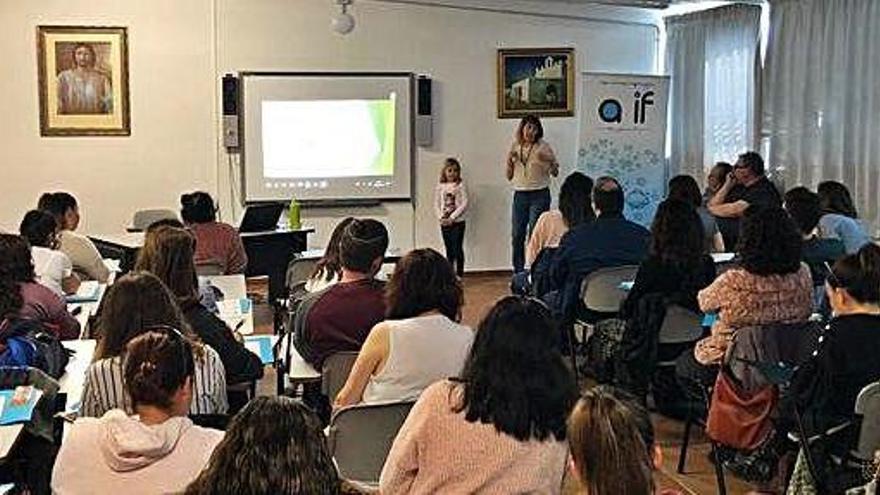 El taller se imparte en el colegio Virgen de las Nieves, en Sant Jordi.