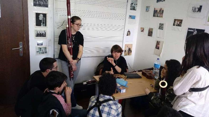 Katarzyna Galka imparte un curso de fagot en Lalín