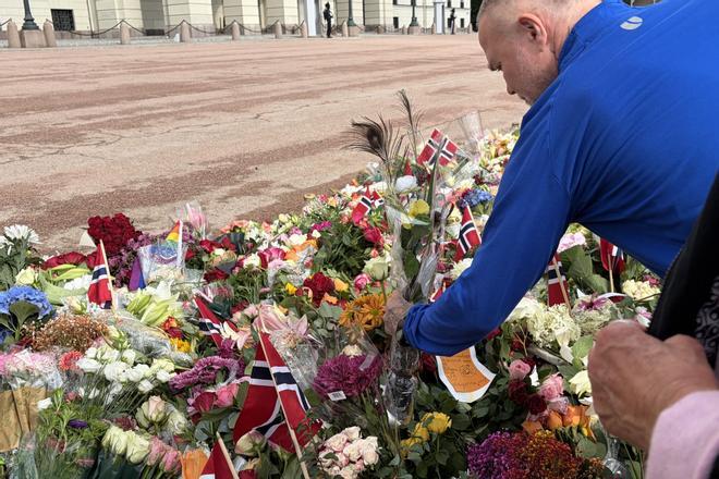 Noruega despide al "abuelo" Harald y saluda al nuevo rey Haakon