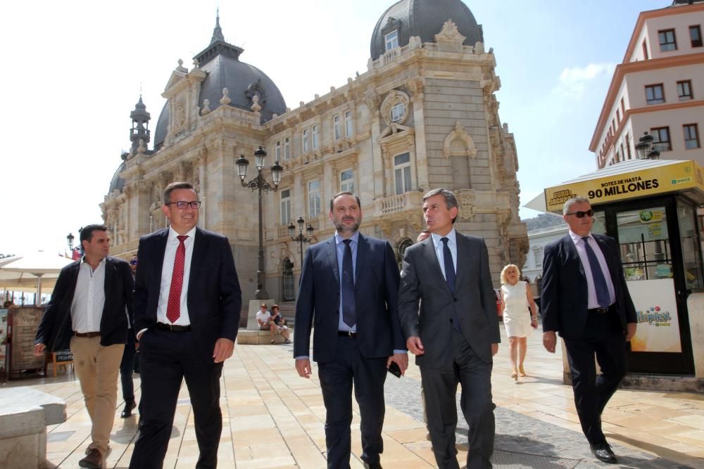 El ministro Ábalos visita Cartagena