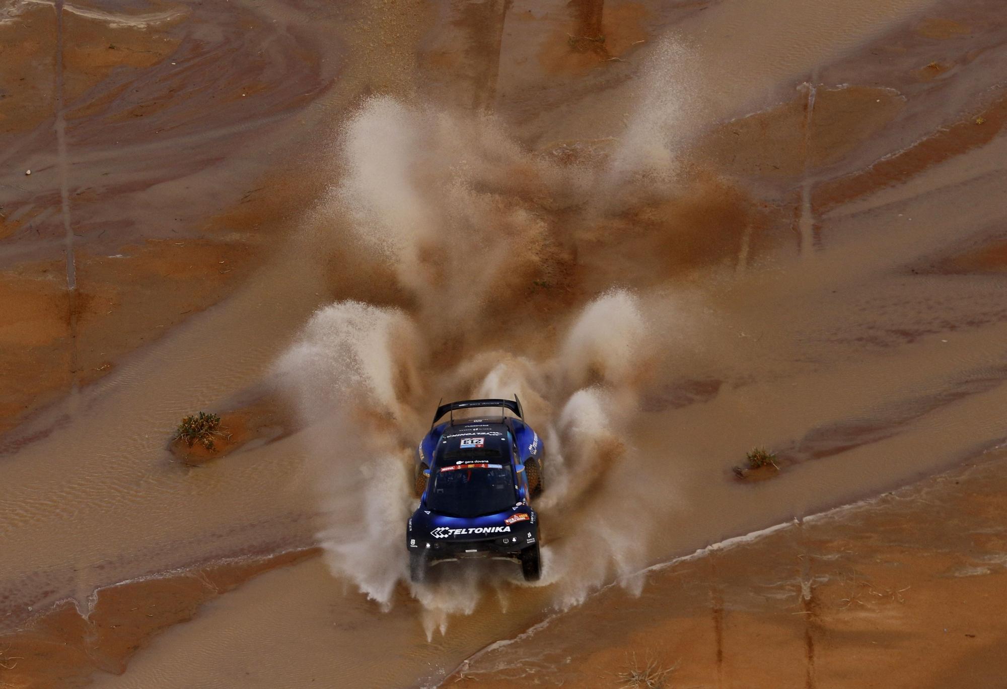 Dakar Rally (163387118).jpg