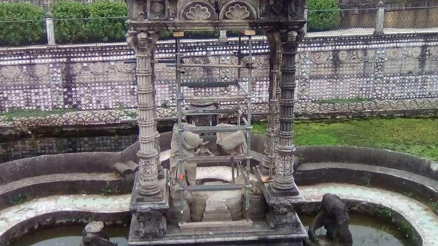 Intervención en el templete del estanque del retiro, agrietado y en riesgo.