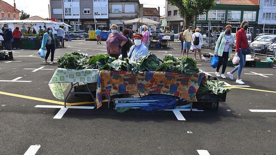 Puesto de venta en la última feria de Paiosaco, que se celebró el pasado domingo.