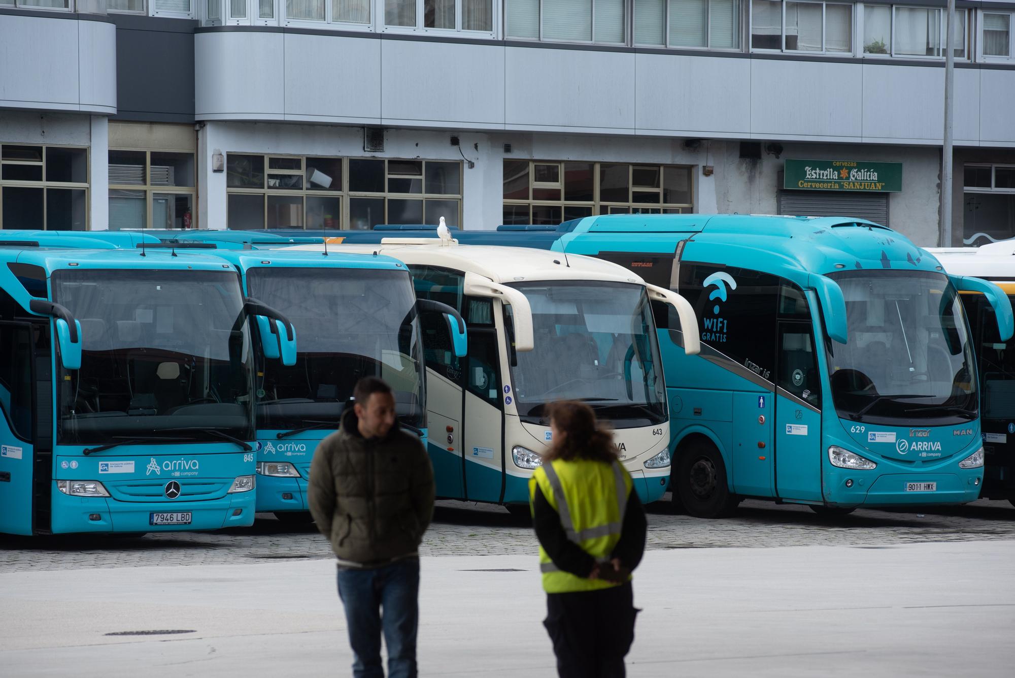 Los piquetes paralizan la estación de autobuses de A Coruña