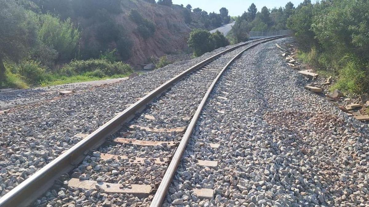 La via del tren ha recuperat aquest diumenge al matí la normalitat al pas per Callús