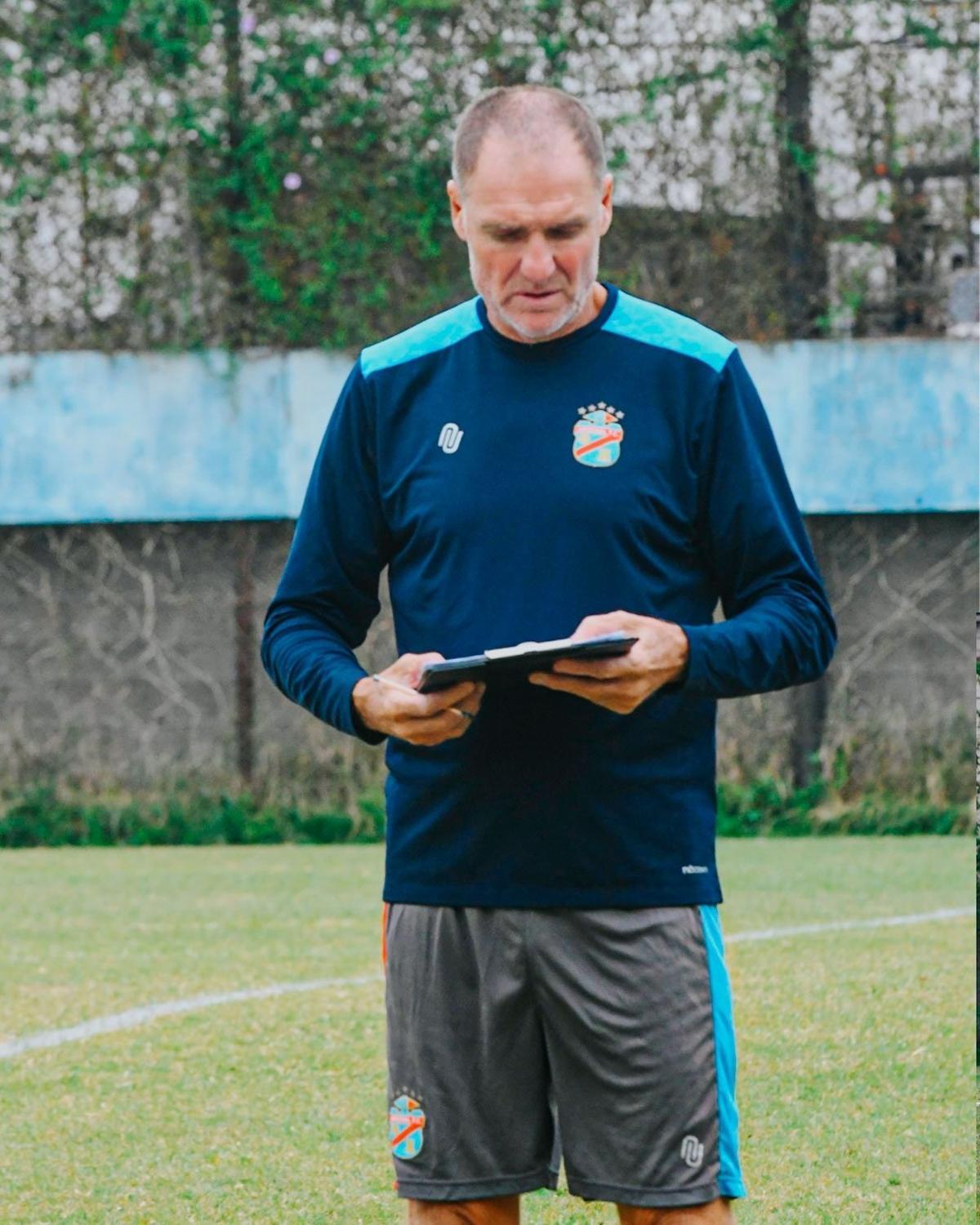 Darío Franco, en su primer entrenamiento al frente del Arsenal.