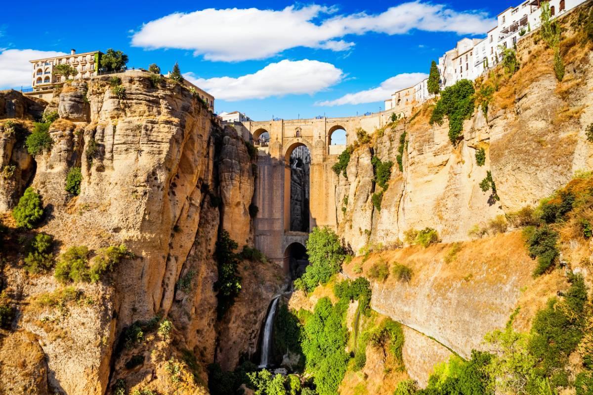 El famoso puente de Ronda (Málaga) en España