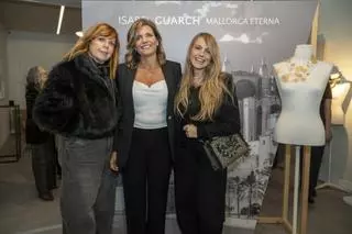 Belinda Washington y Esmeralda Moya, entre las invitadas a la exposición ‘Mallorca Eterna’ de Isabel Guarch en Madrid