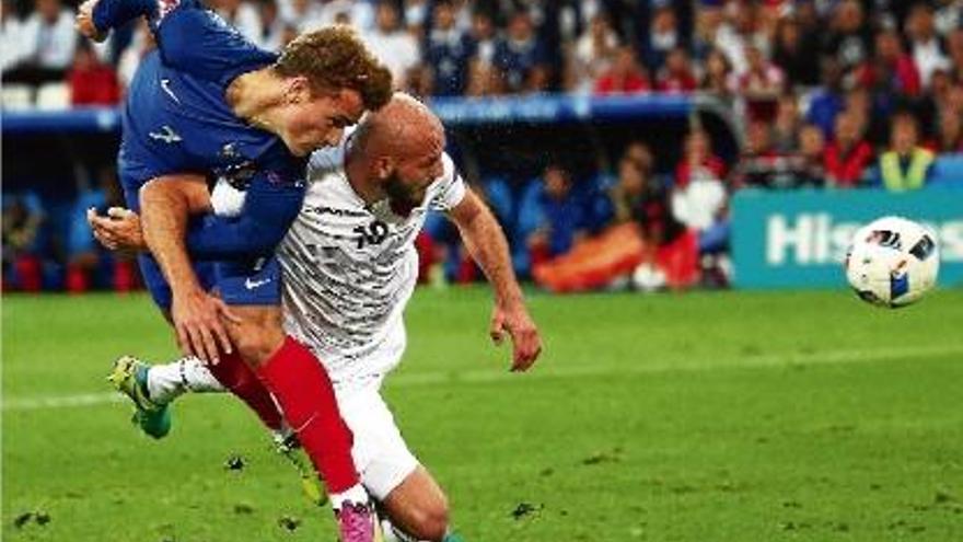 Griezmann marca el primer gol francès en una acció decisiva.