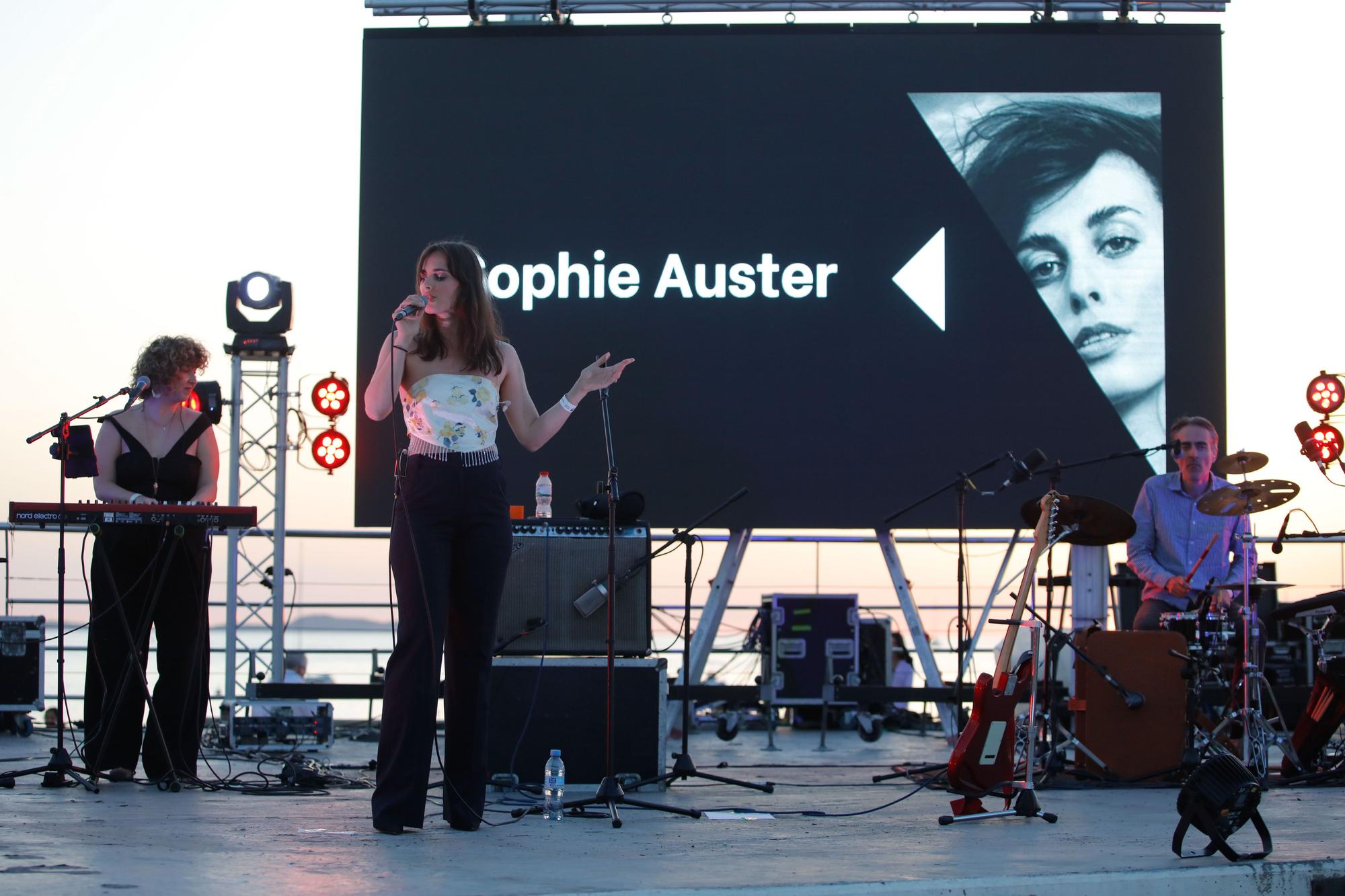 Las imágenes del concierto de Sophie Auster en Ibiza