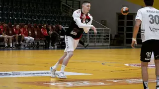 El internacional húngaro Peter Kende se suma al OAR