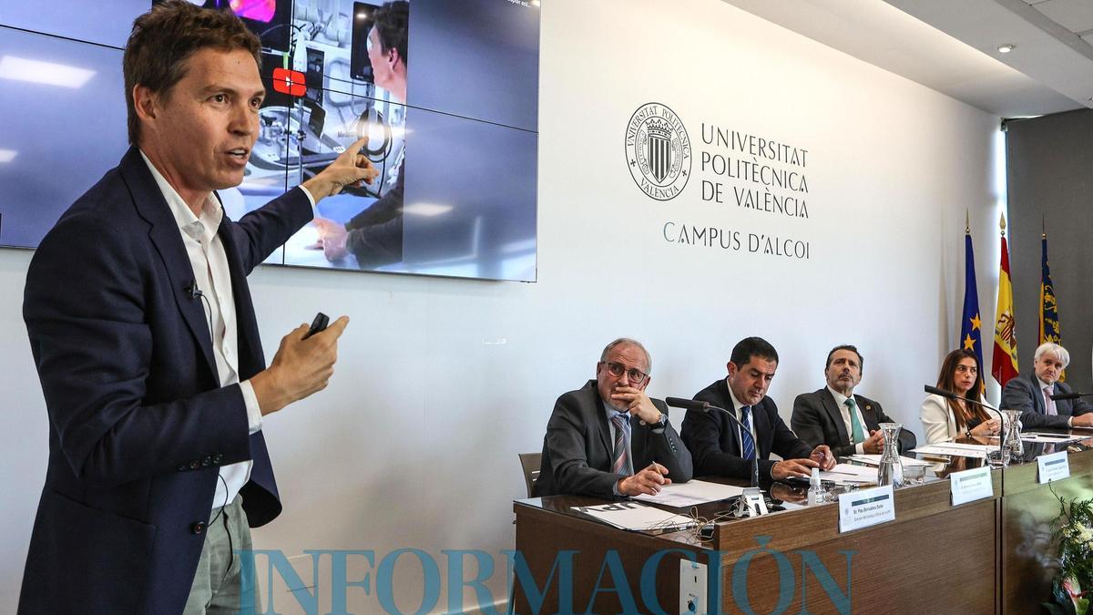 Iñaki Berenguer abre el curso del Campus de Alcoy de la UPV con una ponencia sobre  IA aplicada a sanidad