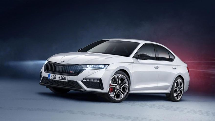 Skoda presenta la gama electrificada del Octavia, con una versión RS y variantes microhíbridas