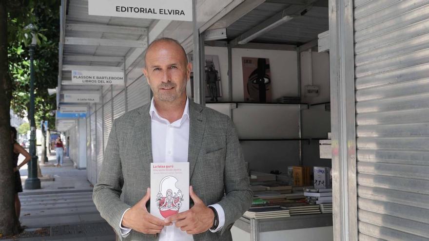 El policía de Baiona que se infiltró en una secta y lo cuenta en una novela