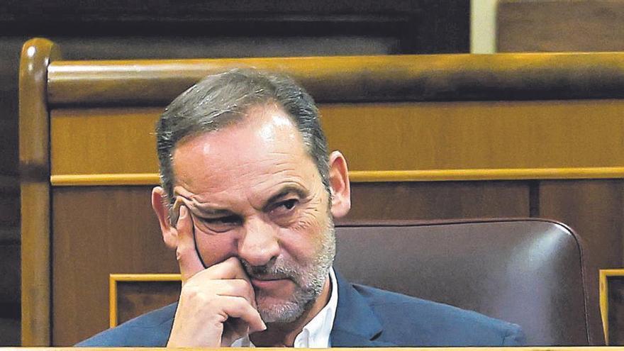 Ábalos, un maleante friki