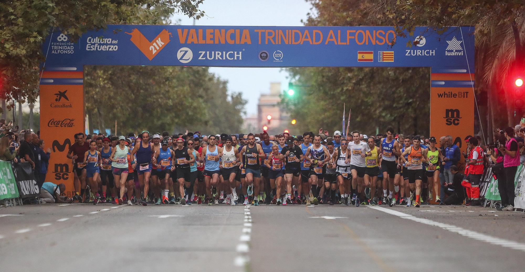 Media Maratón Valencia 2022: Salida y Meta | Busca tu foto