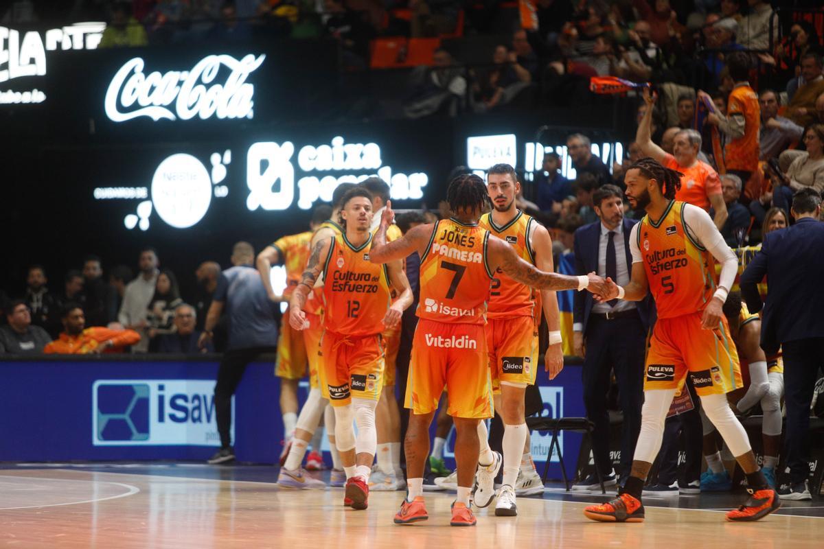 Jonah Radebaugh, dorsal '12' del Valencia Basket, pieza clave en el triunfo ante el Tenerife