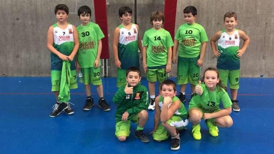 El equipo benjamín logró su primera victoria.