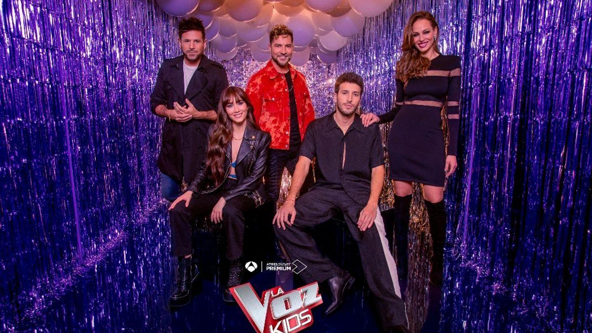 Aitana Ocaña y Sebastián Yatra (delante) y Pablo López, David Bisbal y Eva González.