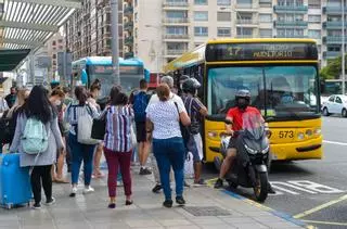 La protesta del sindicato de Guaguas cancela 135 servicios en una semana