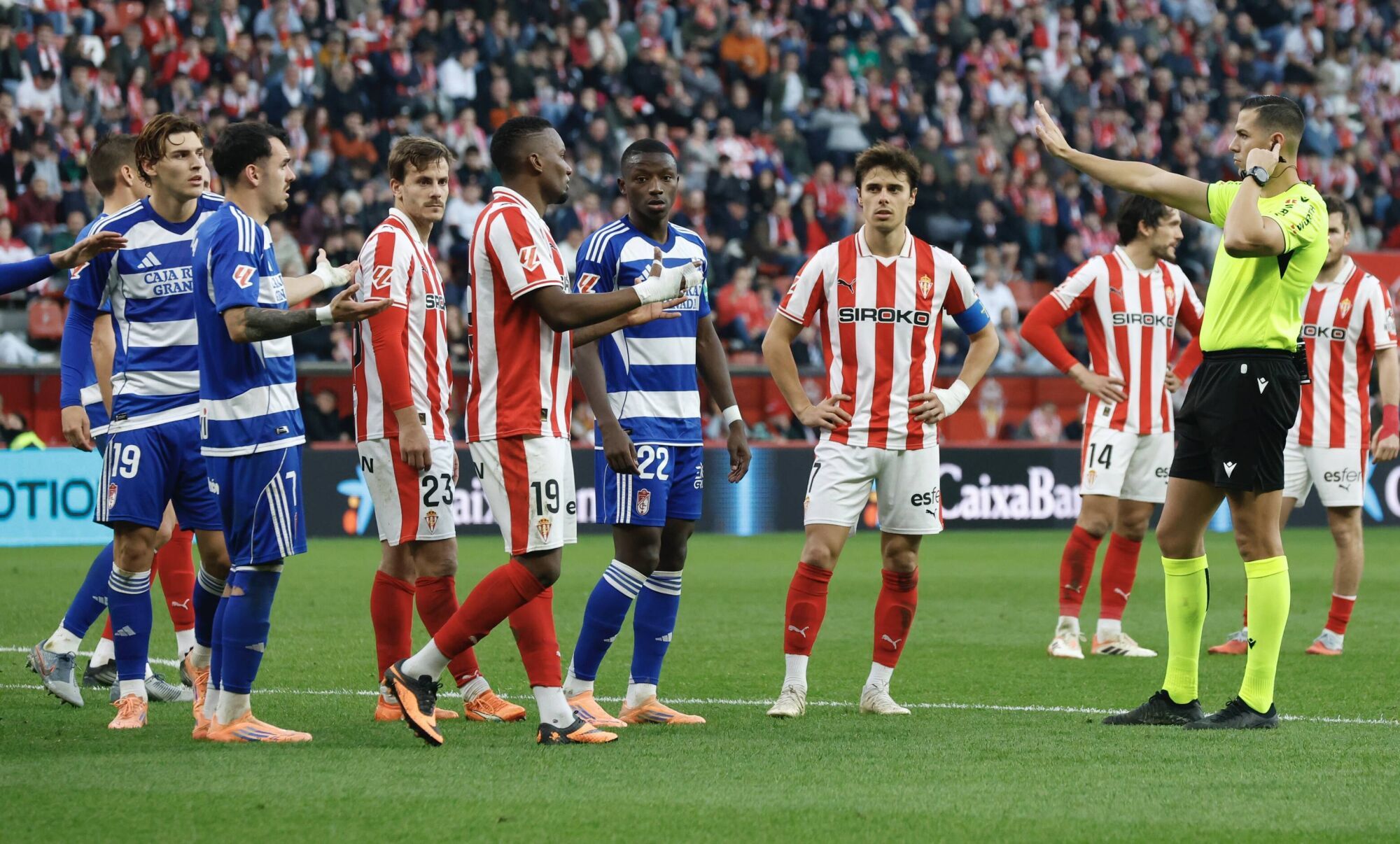 EN IMÁGENES: Gran victoria del Sporting contra el Granada en El Molinón