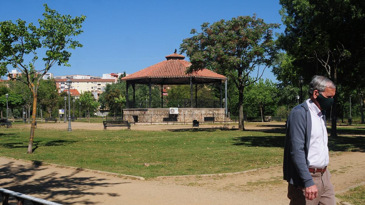 Zona del bar del Cachón, en los bajos del templete de música.