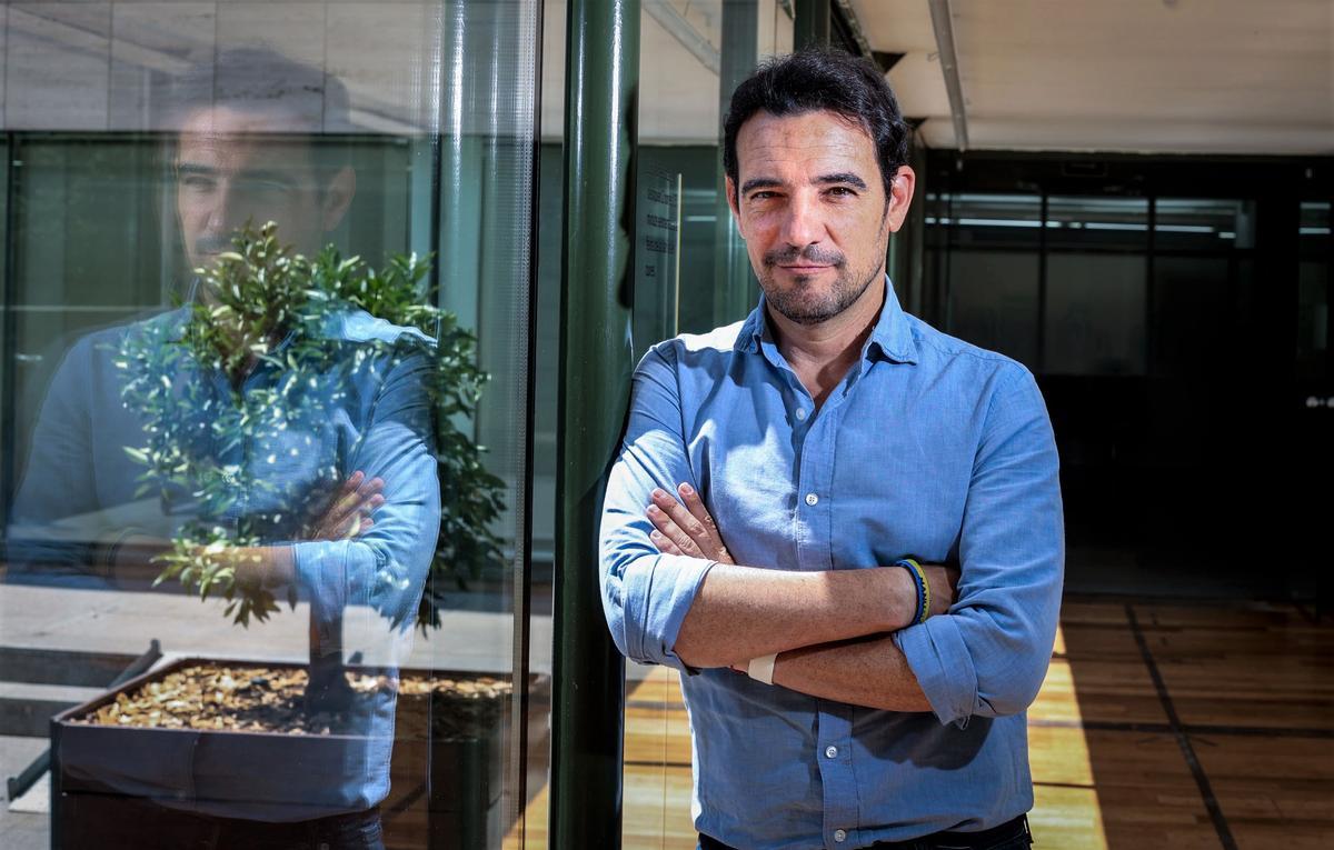 Manu Reyes (PP) estudia crear una Oficina Antiocupació a Castelldefels