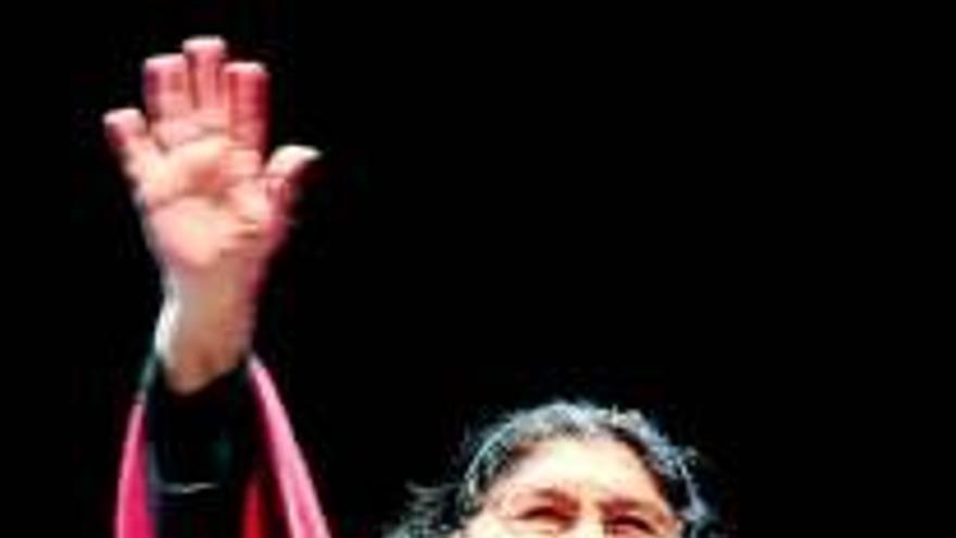 La voz combativa de Mercedes Sosa se apaga a los 74 años